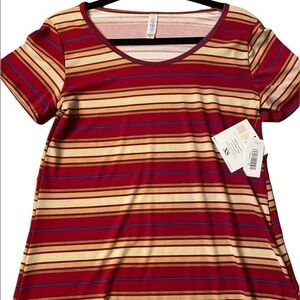 NWT LULAROE CLASSIC T.